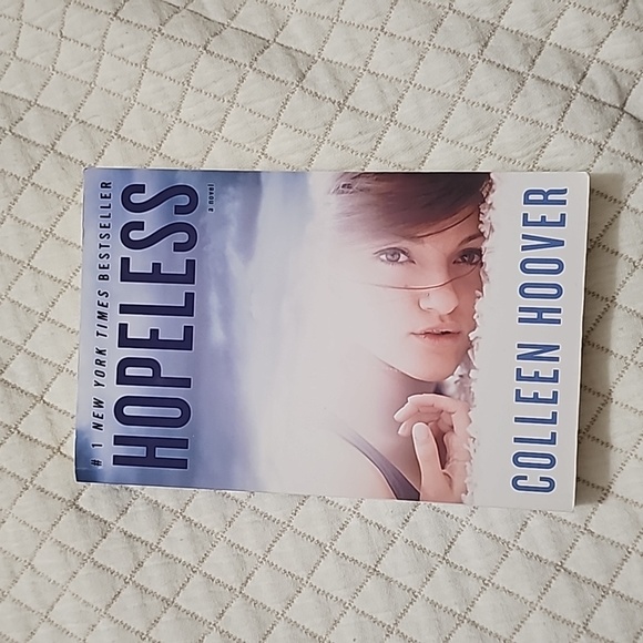 Hopeless - Colleen Hoover - Picture 1 of 5